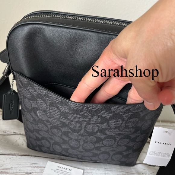 ✅Coach Houston Flight Bag In Signature - Picture 13 of 16